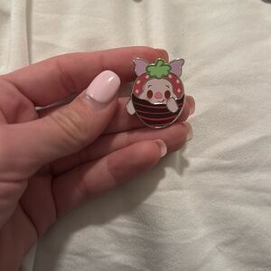 Disney Munchlings Series 2 mystery pin Piglet as a chocolate-dipped strawberry